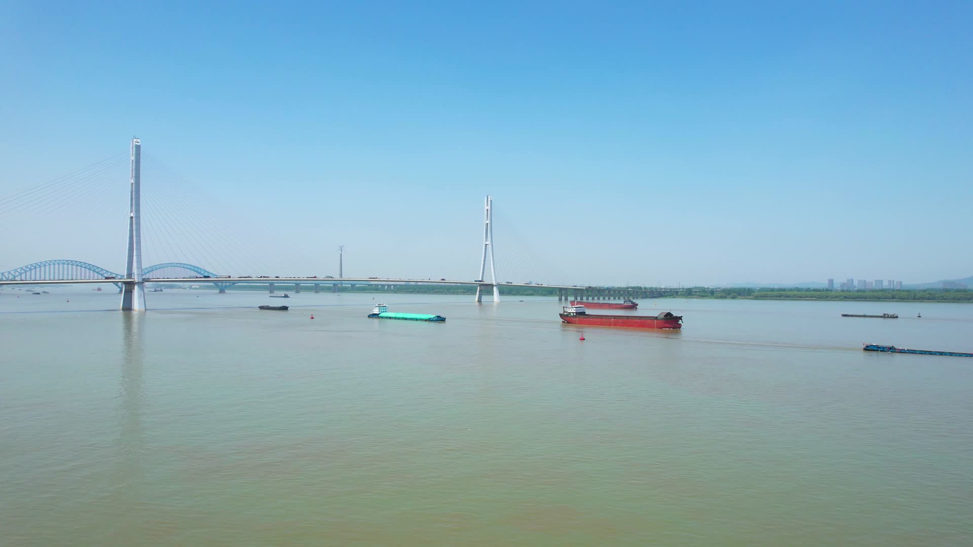 4k航拍南京鱼嘴湿地公园视频的预览图