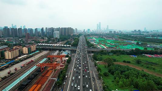 4k航拍南京双桥门高架交通枢纽视频的预览图
