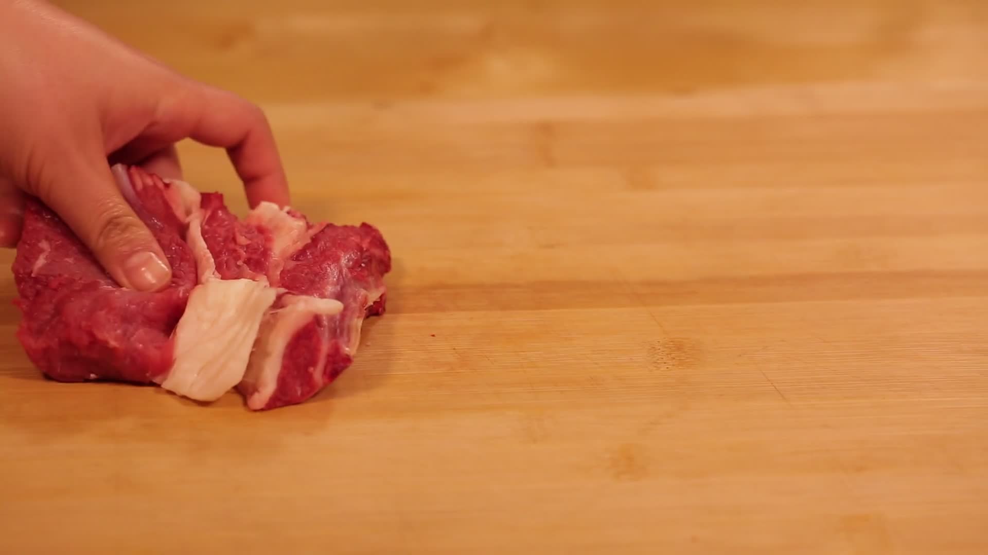 牛腩肉块对比视频的预览图