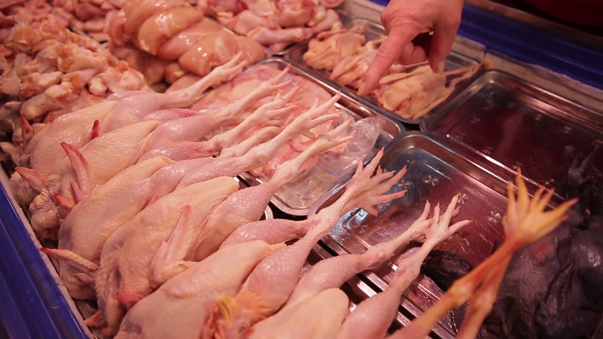 市场超市售卖整鸡视频的预览图