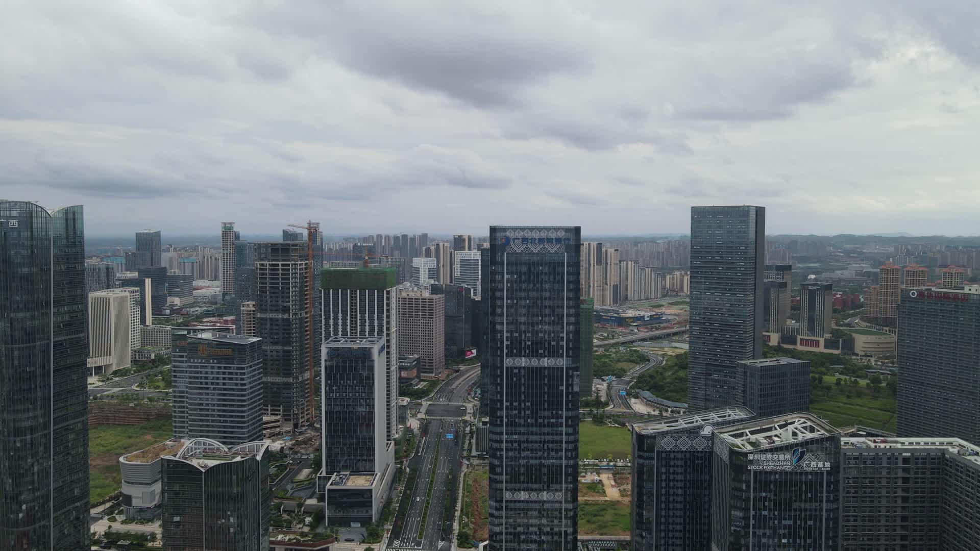 广西南宁五象新区商务建筑群航拍视频的预览图