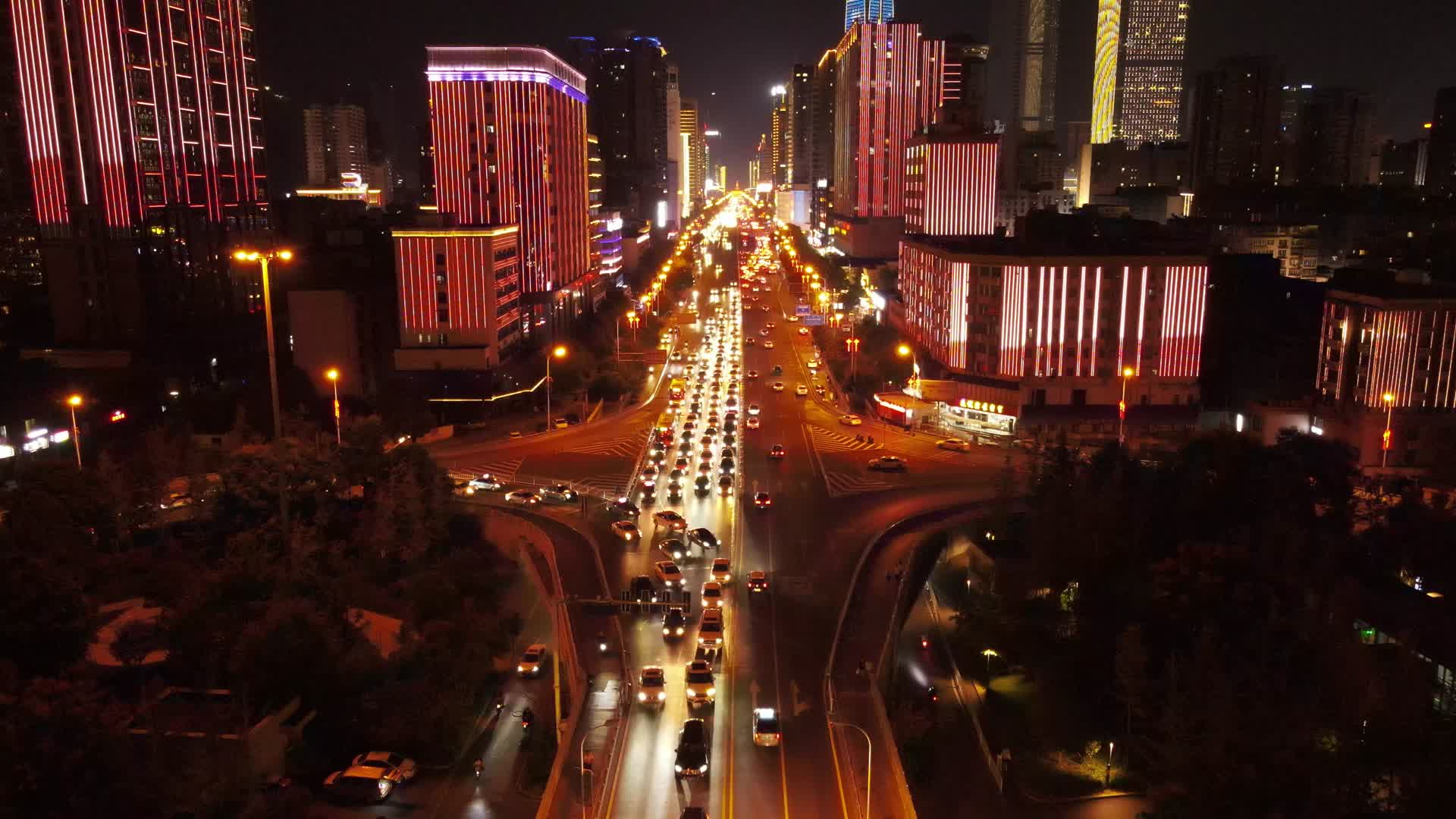 湖南长沙五一大道交通国金中心IFS国贸大厦夜景灯光秀视频的预览图