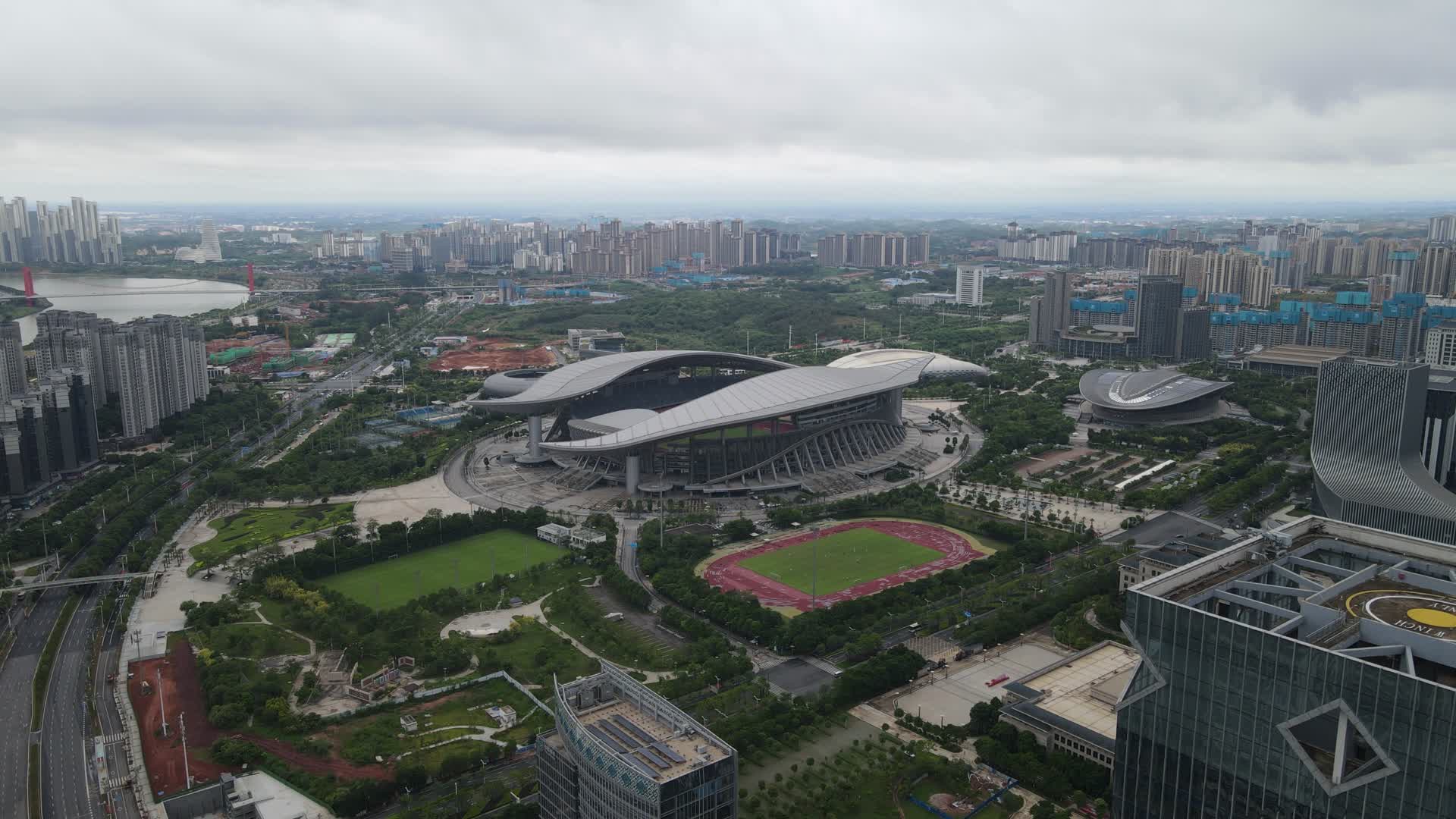 广西南宁体育中心航拍视频的预览图
