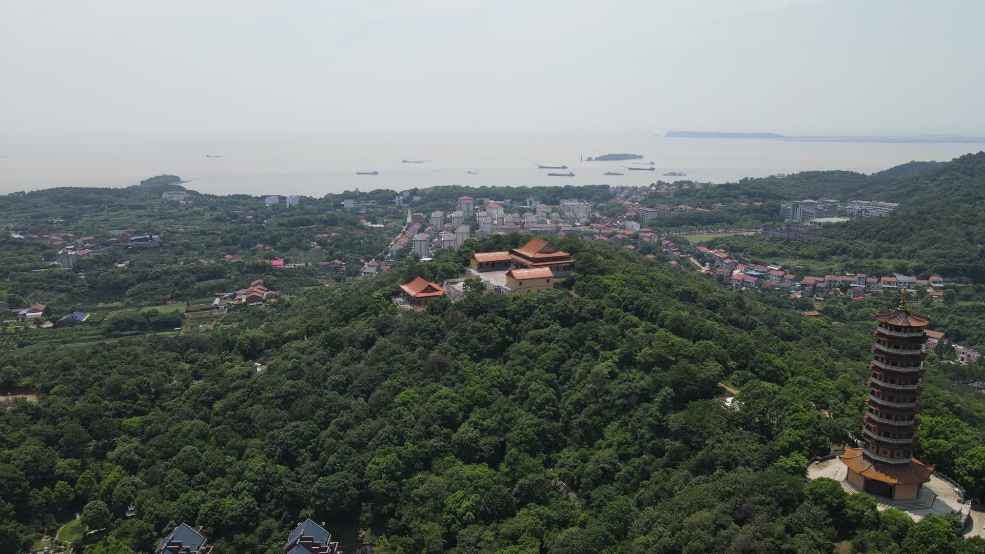 湖南岳阳圣安古寺4A景区航拍视频的预览图