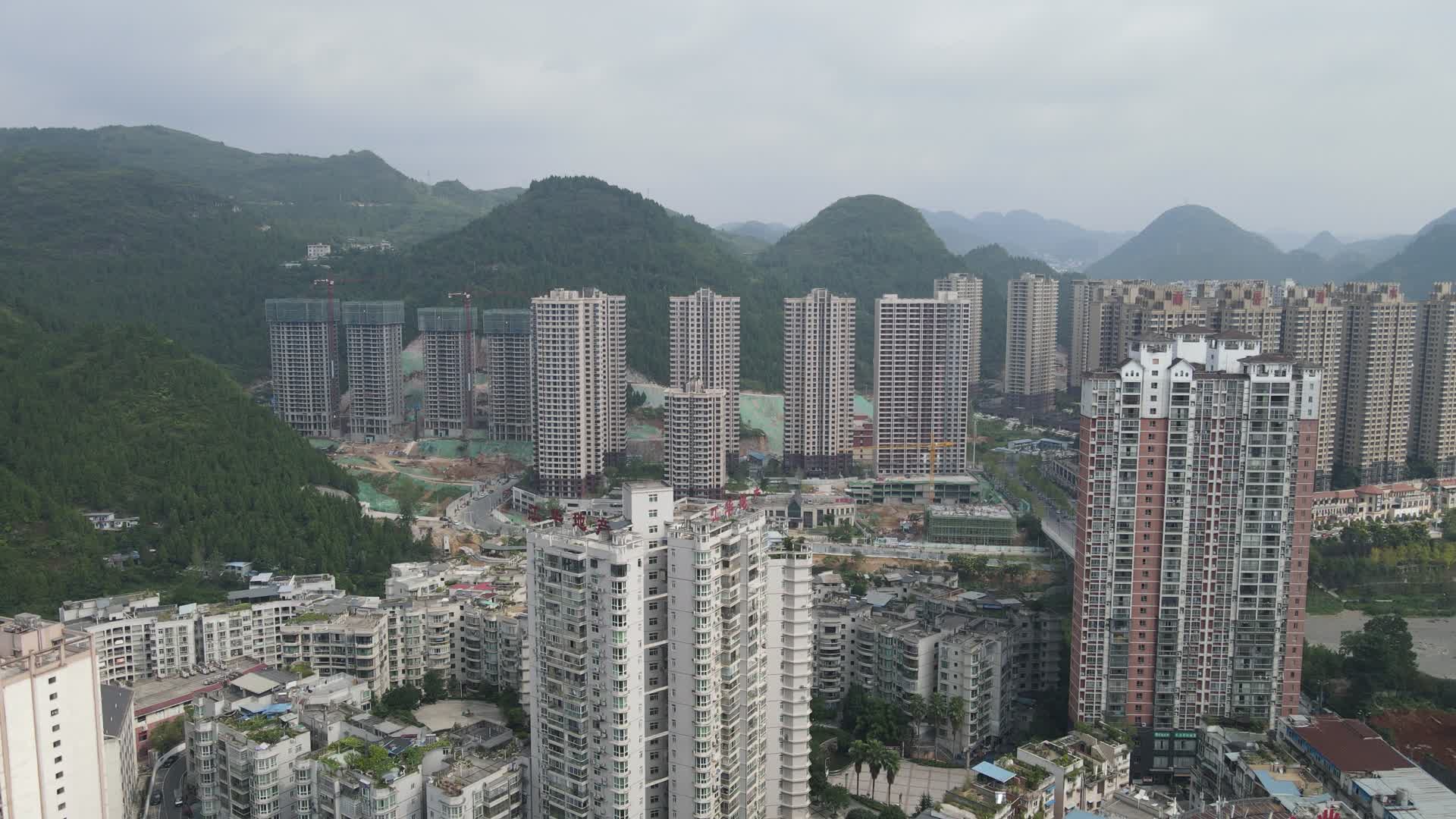 贵州铜仁城市建设高楼建筑航拍视频的预览图