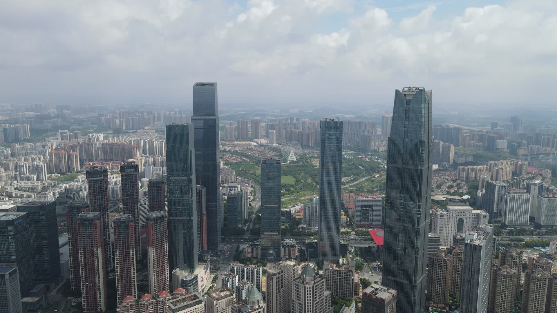 广西南宁城市商务建筑金融中心航拍视频的预览图