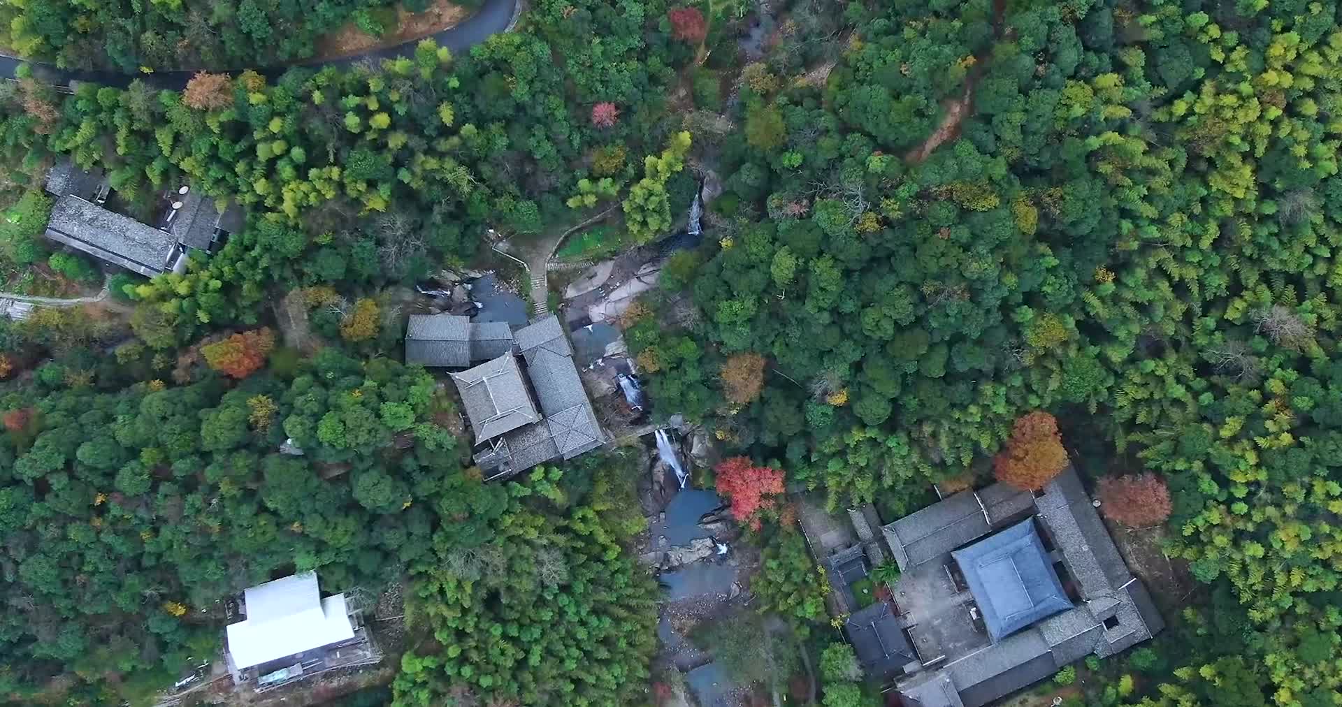 浙江天台石梁飞瀑4K航拍视频视频的预览图