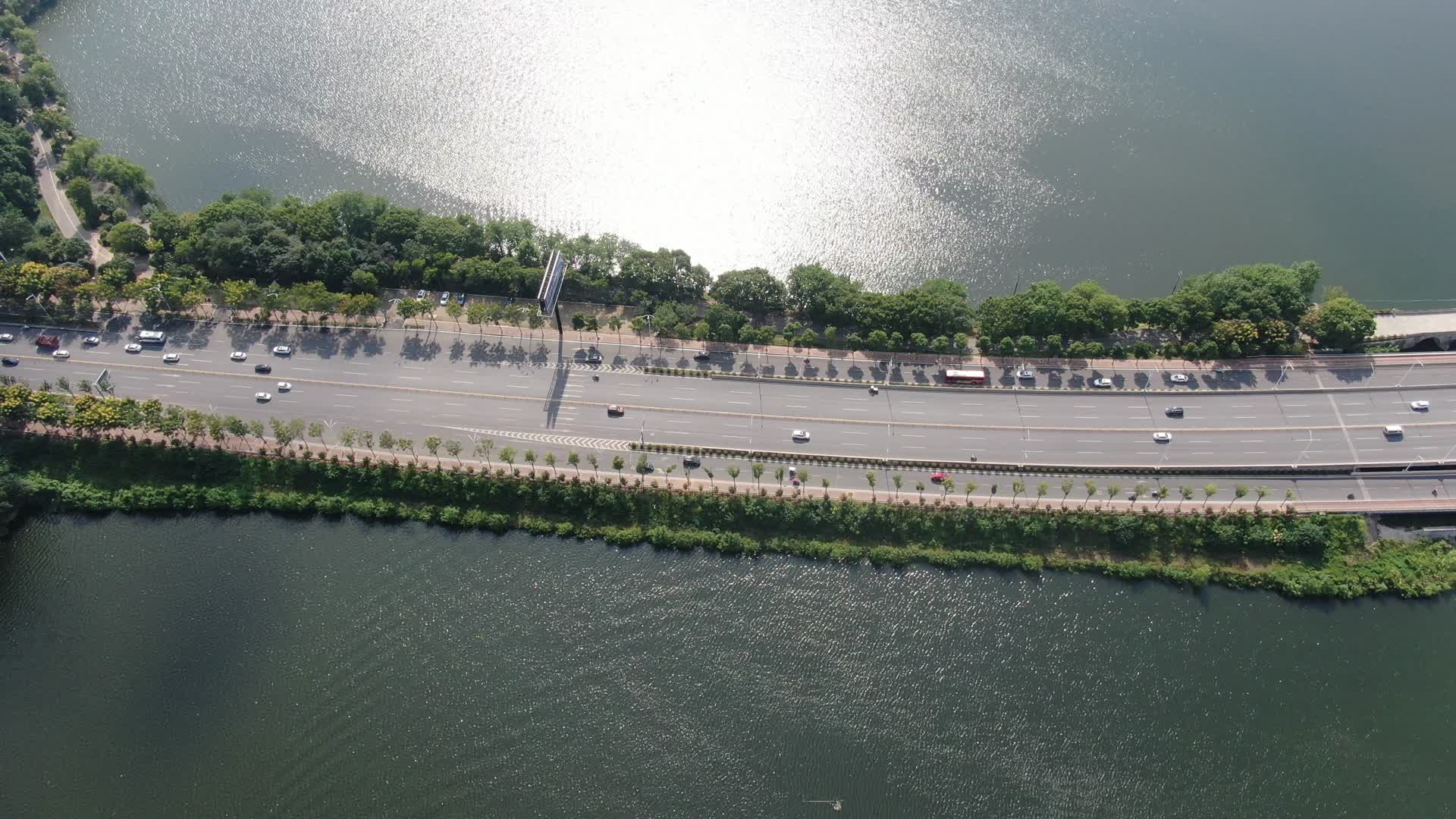 4K航拍湖南岳阳南湖大桥视频的预览图