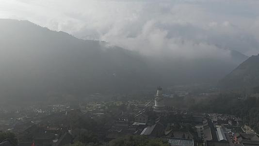 山西五台山菩萨顶航拍建筑风景视频的预览图