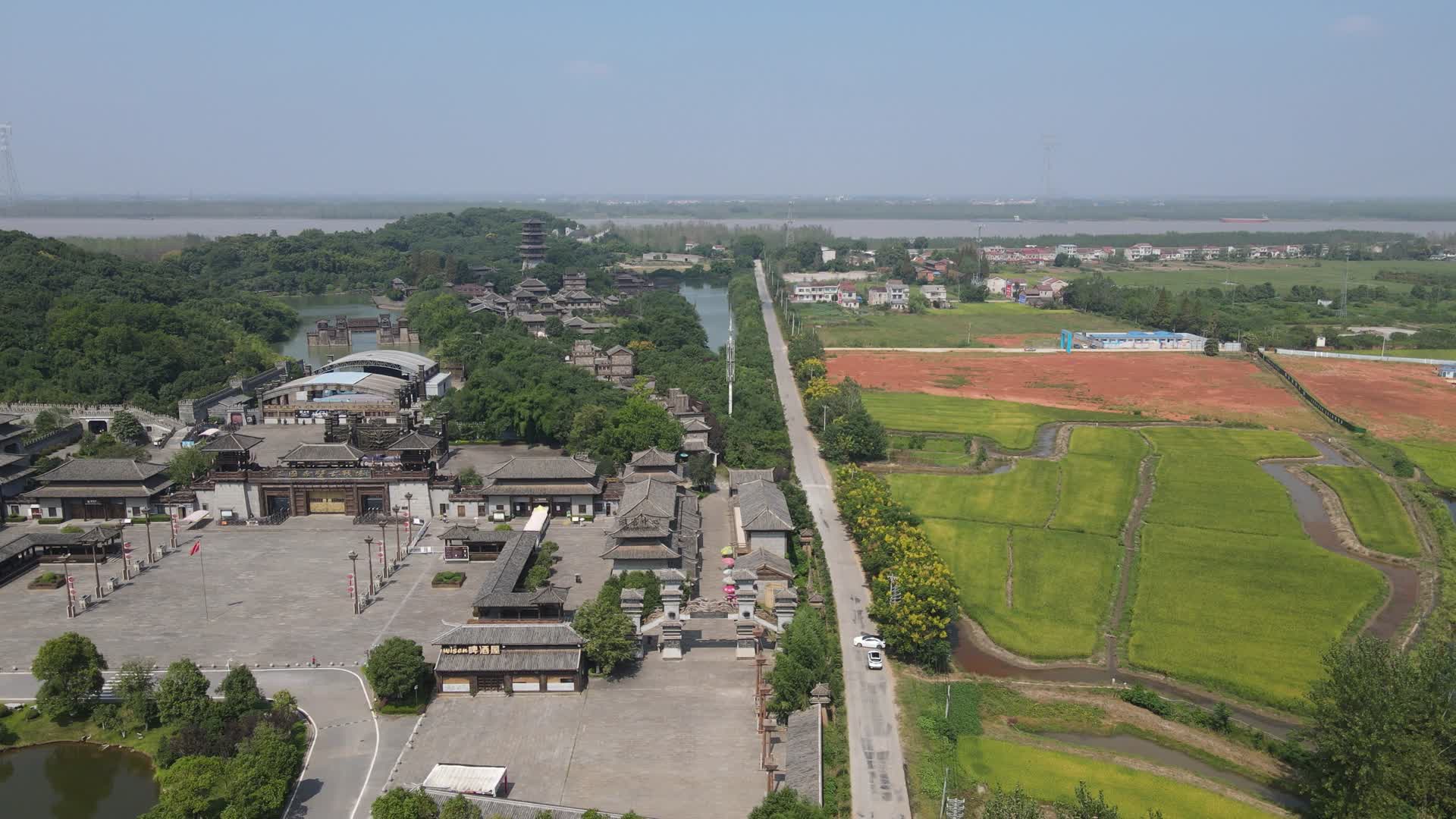 4K航拍湖北赤壁古战场景区视频的预览图