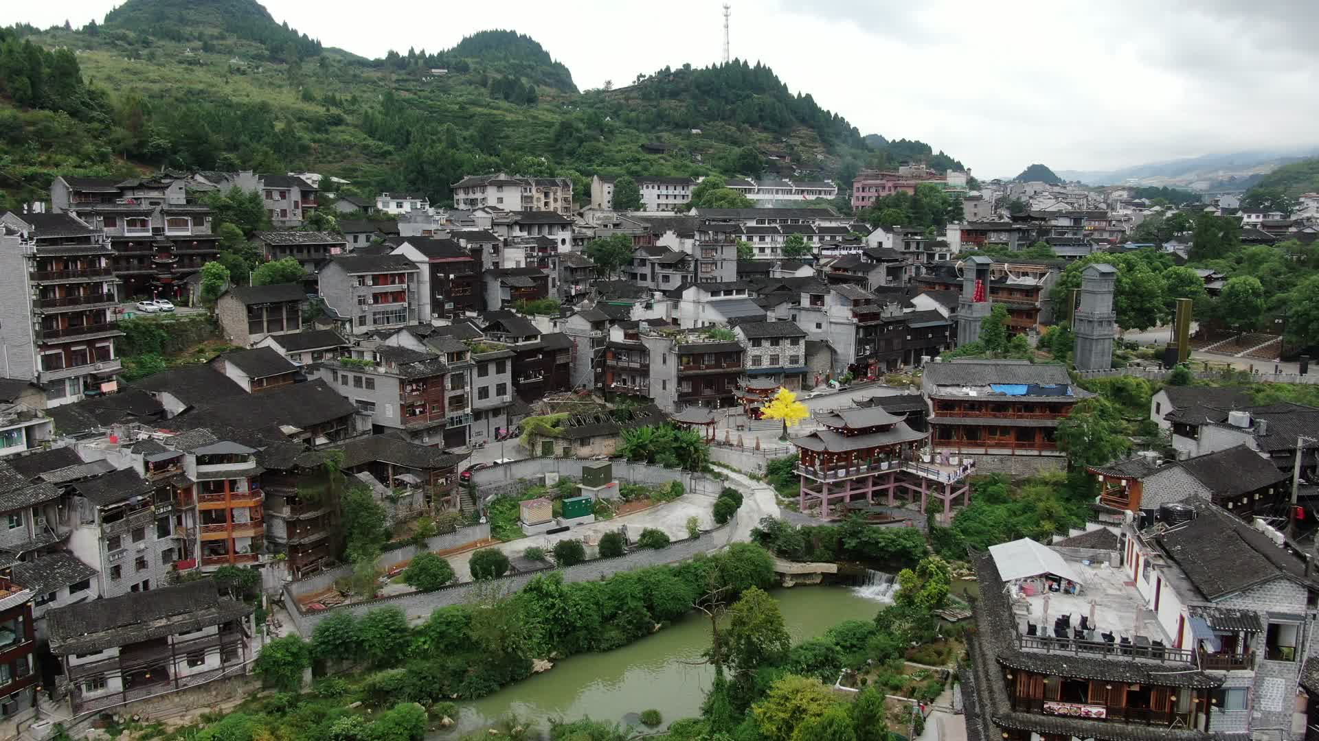 航拍湖南湘西芙蓉镇4A景区全景视频的预览图