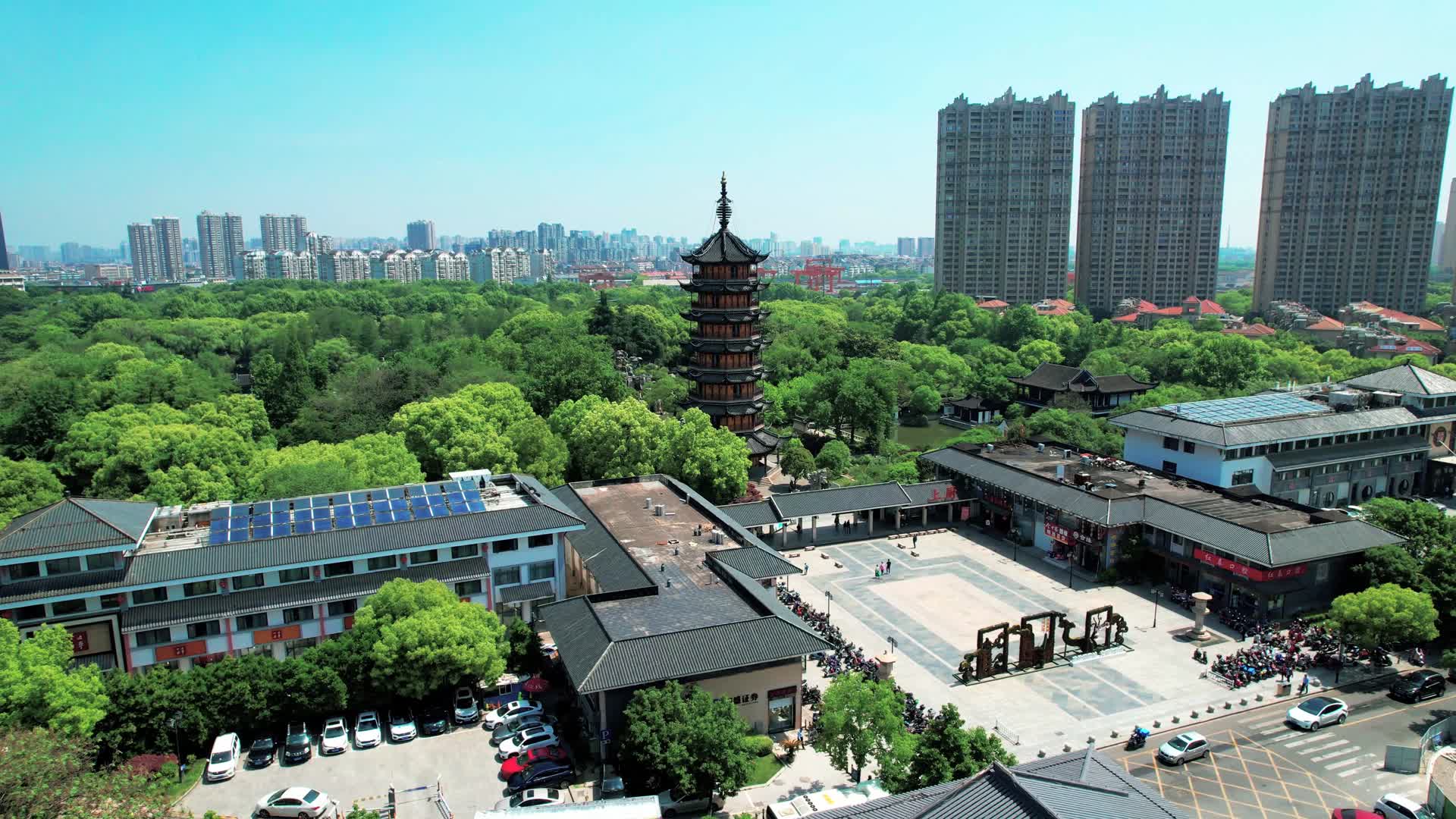 4K航拍江苏省常州市红梅公园4A景区文笔塔视频的预览图