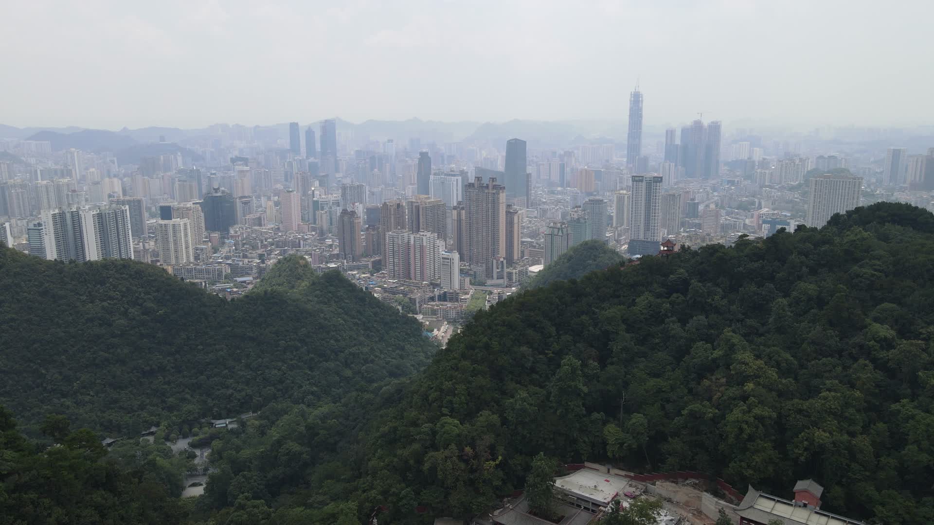 航拍贵阳城市建设全景视频的预览图