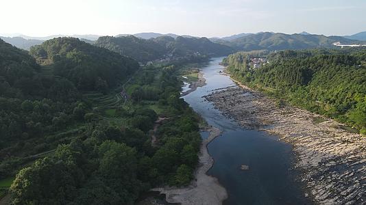 航拍祖国大好河山自然风景视频的预览图