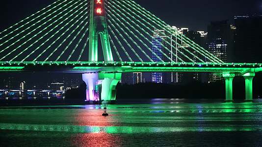 江水大桥灯光夜景视频的预览图
