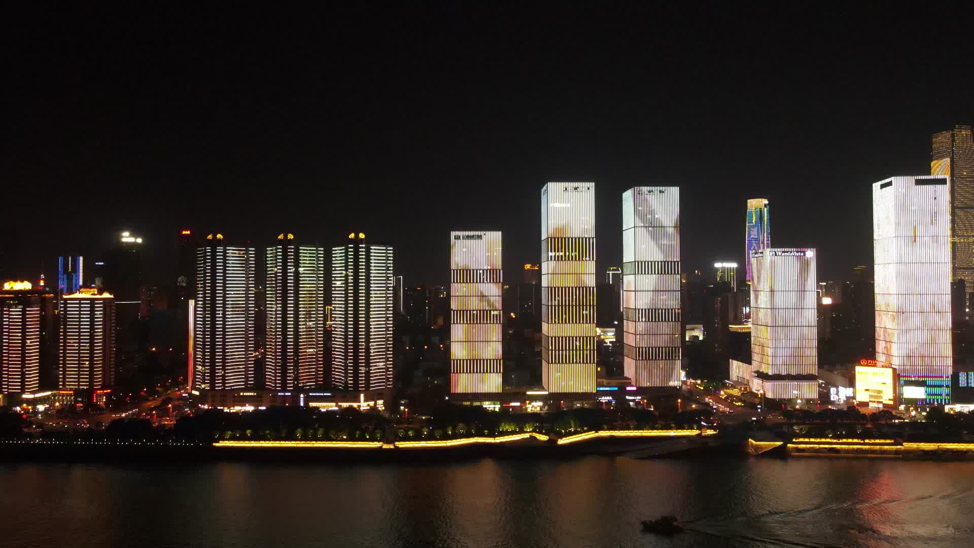 4K航拍湖南长沙湘江夜景视频的预览图