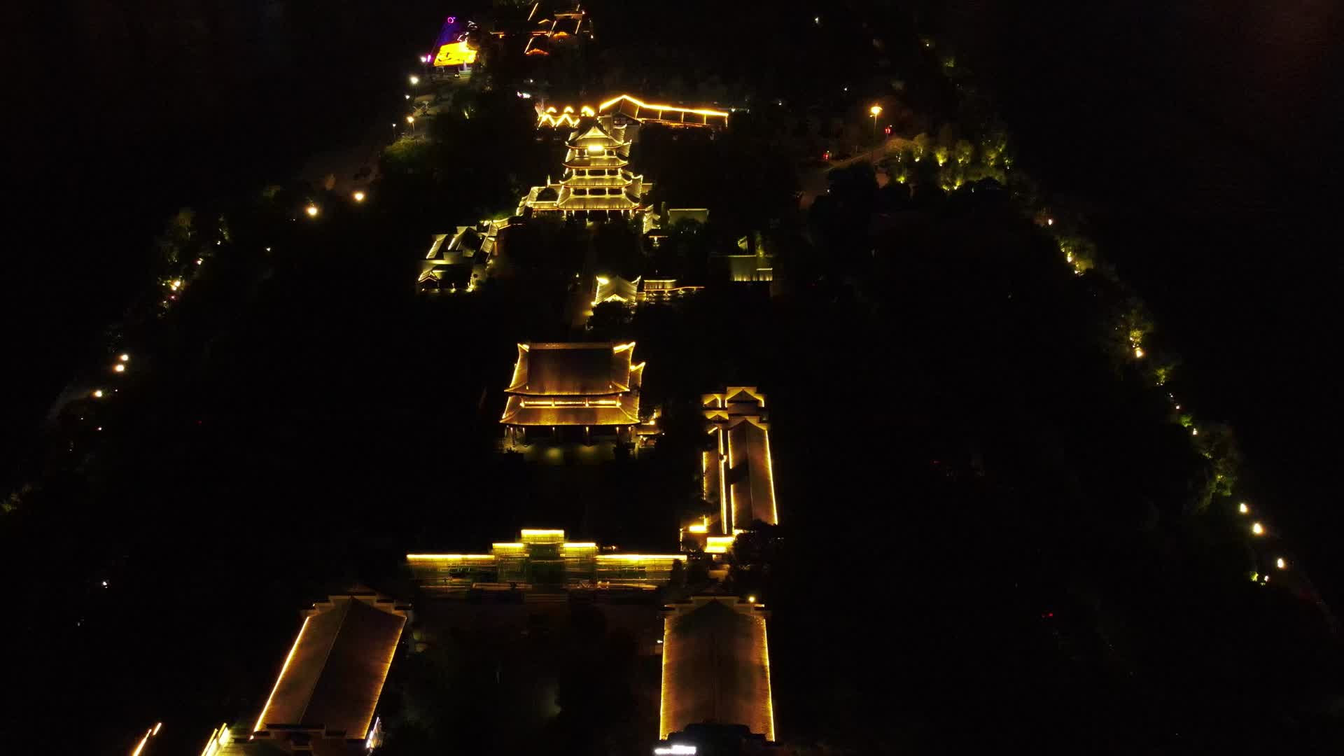 4K航拍湖南长沙橘子洲景区江神庙夜景视频的预览图