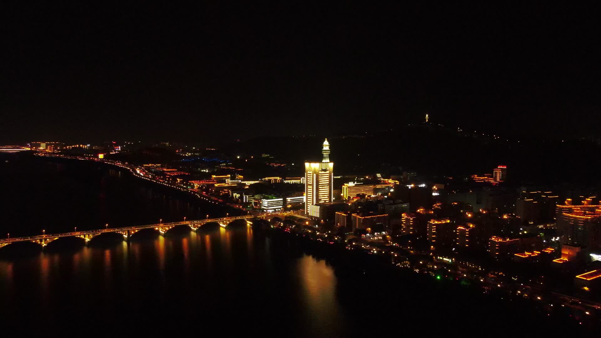 4K航拍湖南长沙橘子洲大桥河西夜景灯光视频的预览图