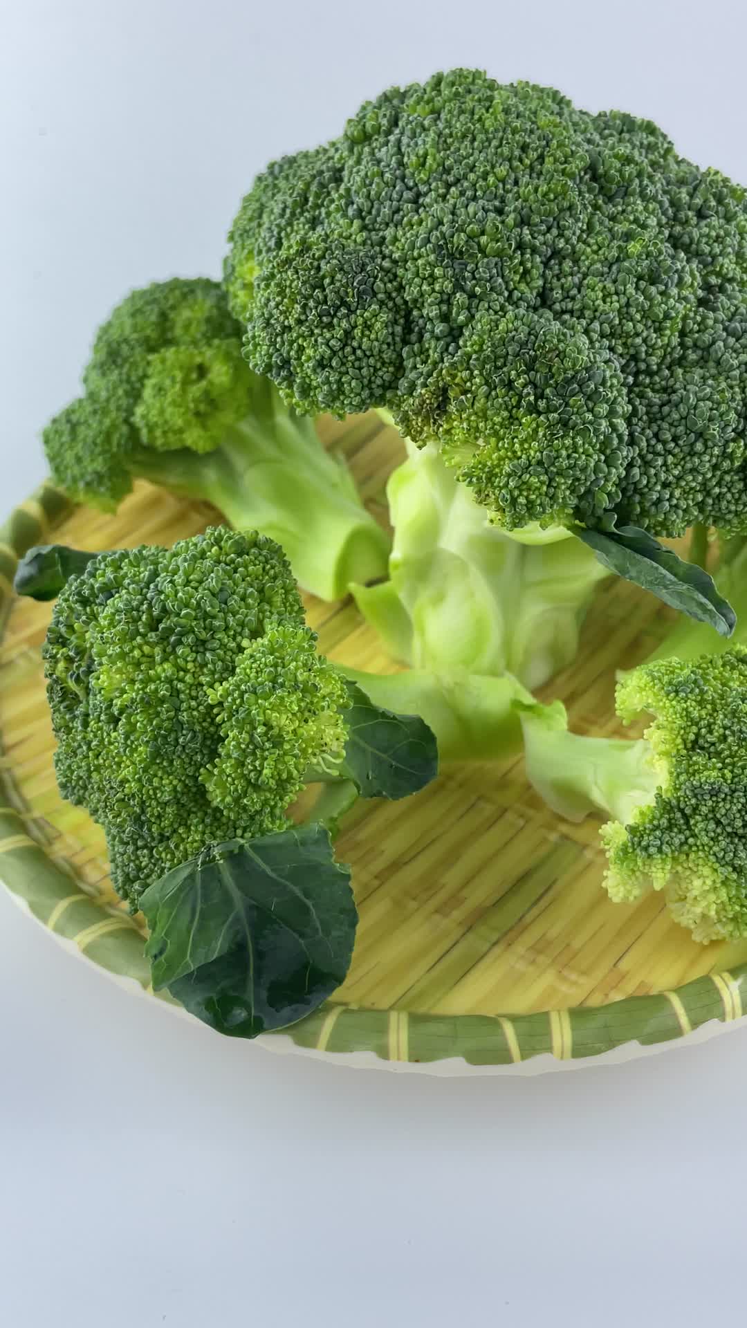 营养丰富的西兰花健康食物4K实拍视频视频的预览图