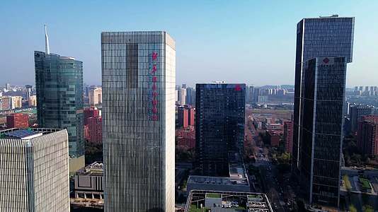 4K航拍南京地标建筑河西CBD金融商务中心视频的预览图