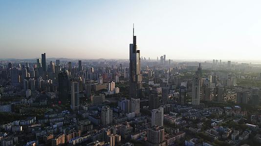 4K航拍南京城市航拍紫峰大厦视频的预览图