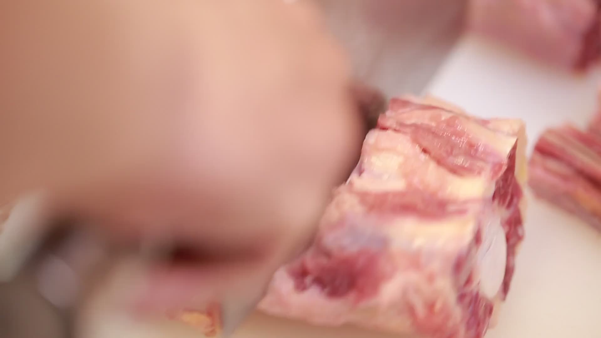 厨师切牛尾视频的预览图