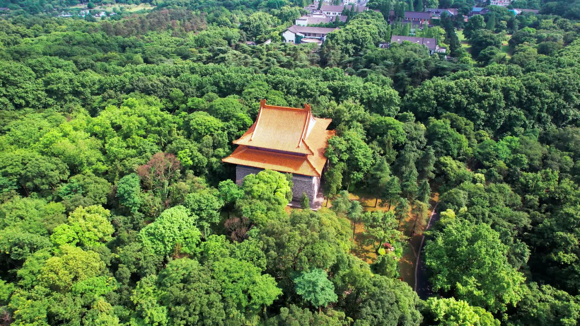 4K航拍南京5A景区中山陵明孝陵视频的预览图