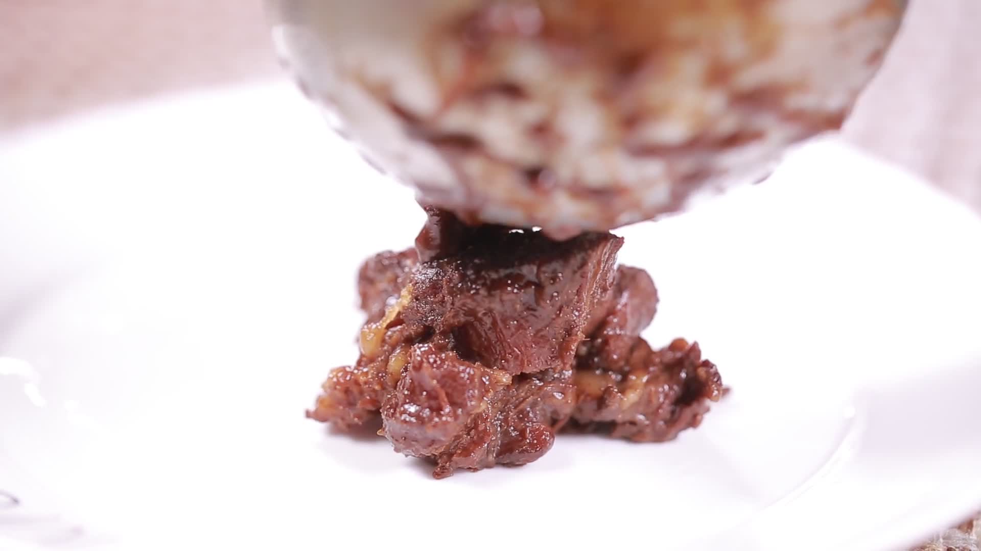 牛肉酱炖牛肉视频的预览图