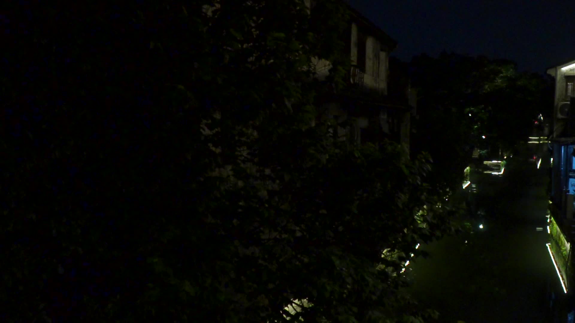 浙江绍兴水乡风景仓桥直街夜景视频视频的预览图