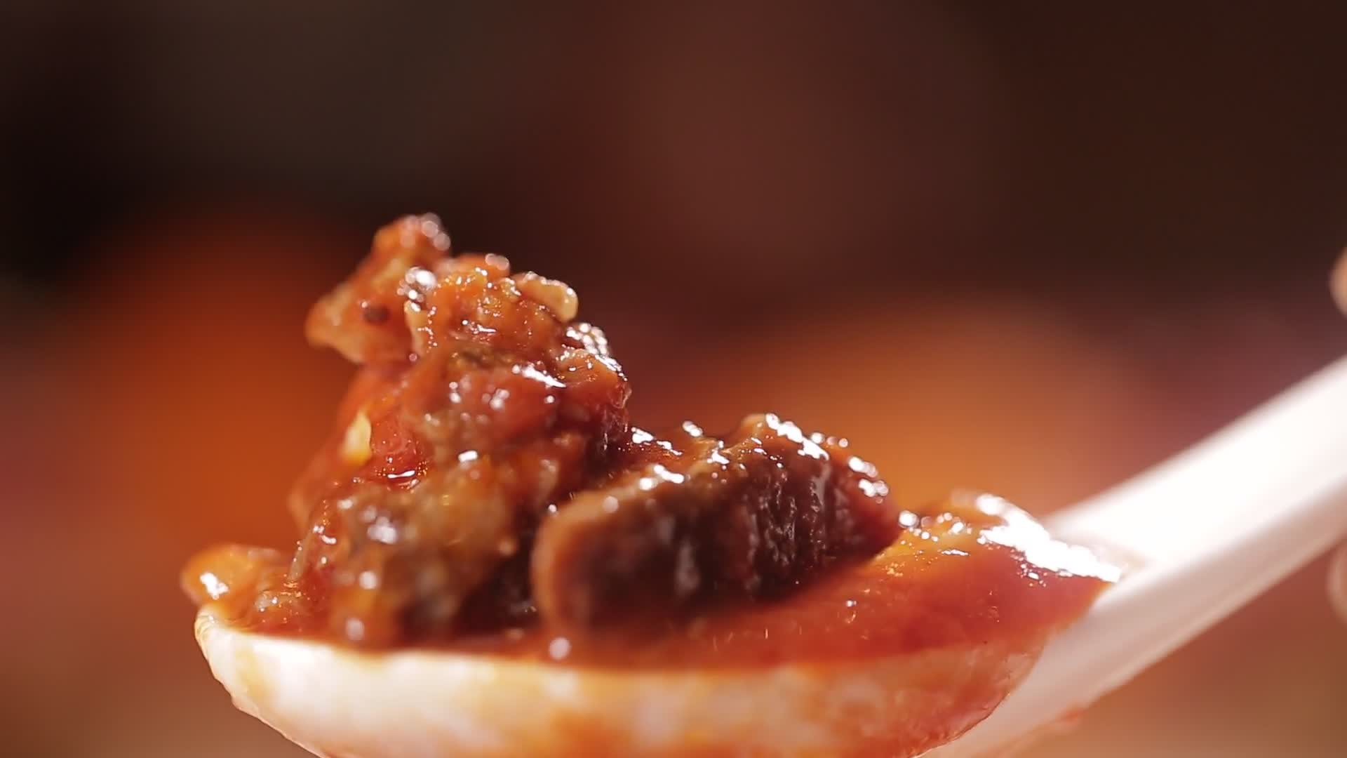 软烂番茄牛腩肉牛肉块视频的预览图