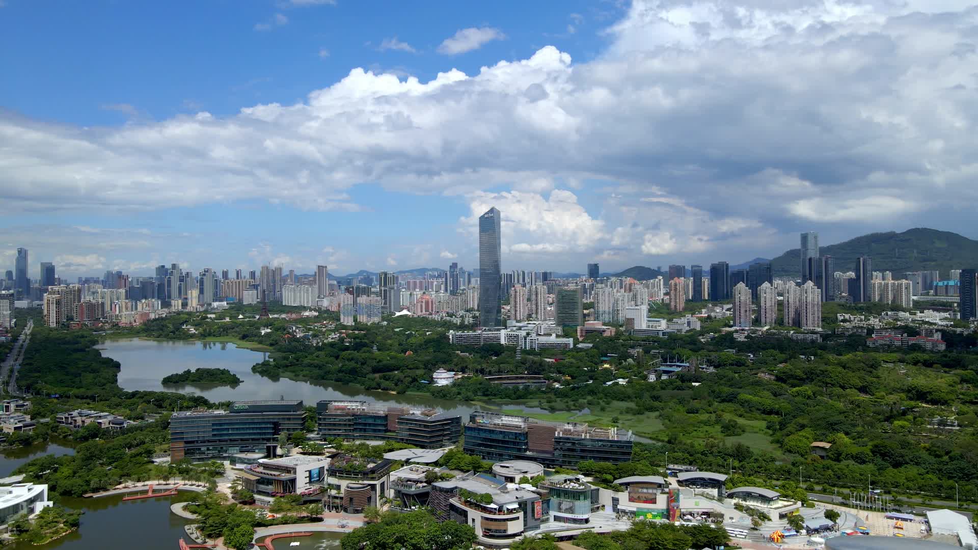 深圳南山区华侨城欢乐海岸城市风光4K航拍视频的预览图