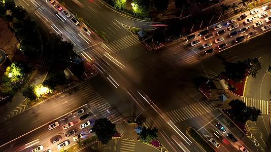 城市夜景公路车辆延时航拍视频的预览图