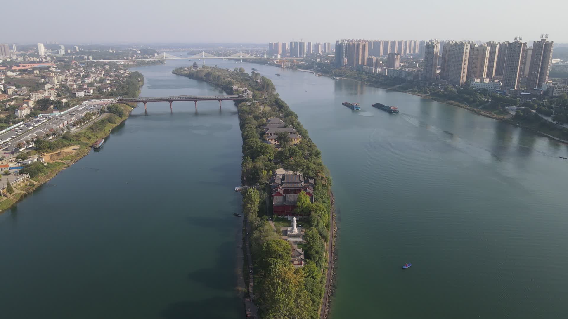航拍湖南衡阳湘江东洲岛4A景区视频的预览图