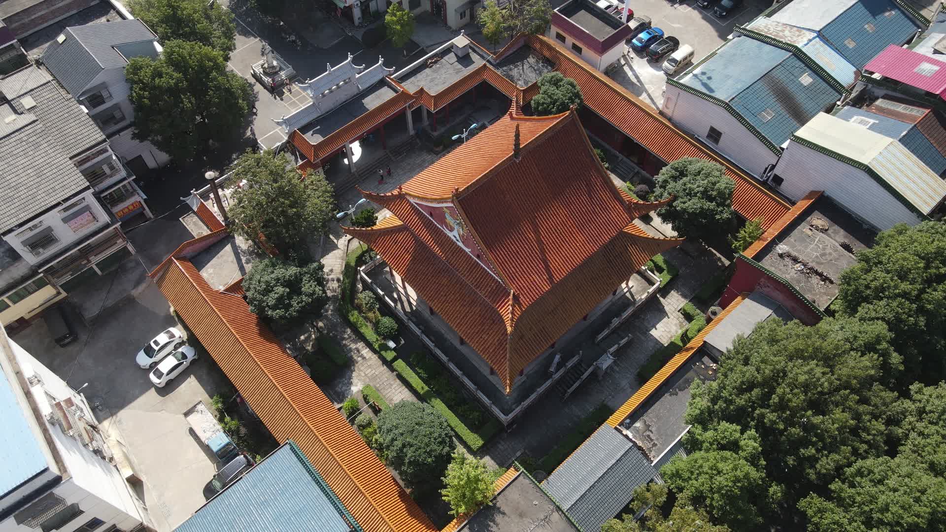 航拍南岳财神庙历史文化古建筑视频的预览图