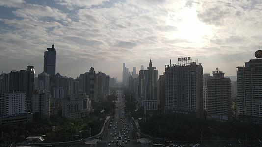 航拍广西南宁城市清晨风光视频的预览图