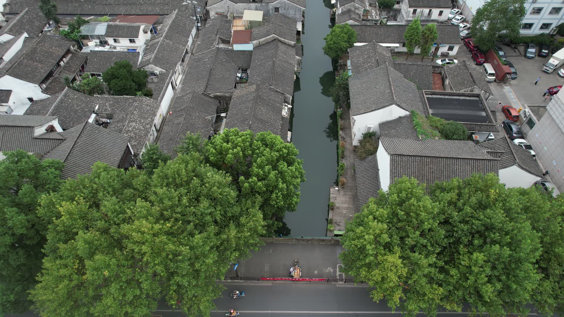 浙江绍兴水乡风景仓桥直街5K航拍视频视频的预览图