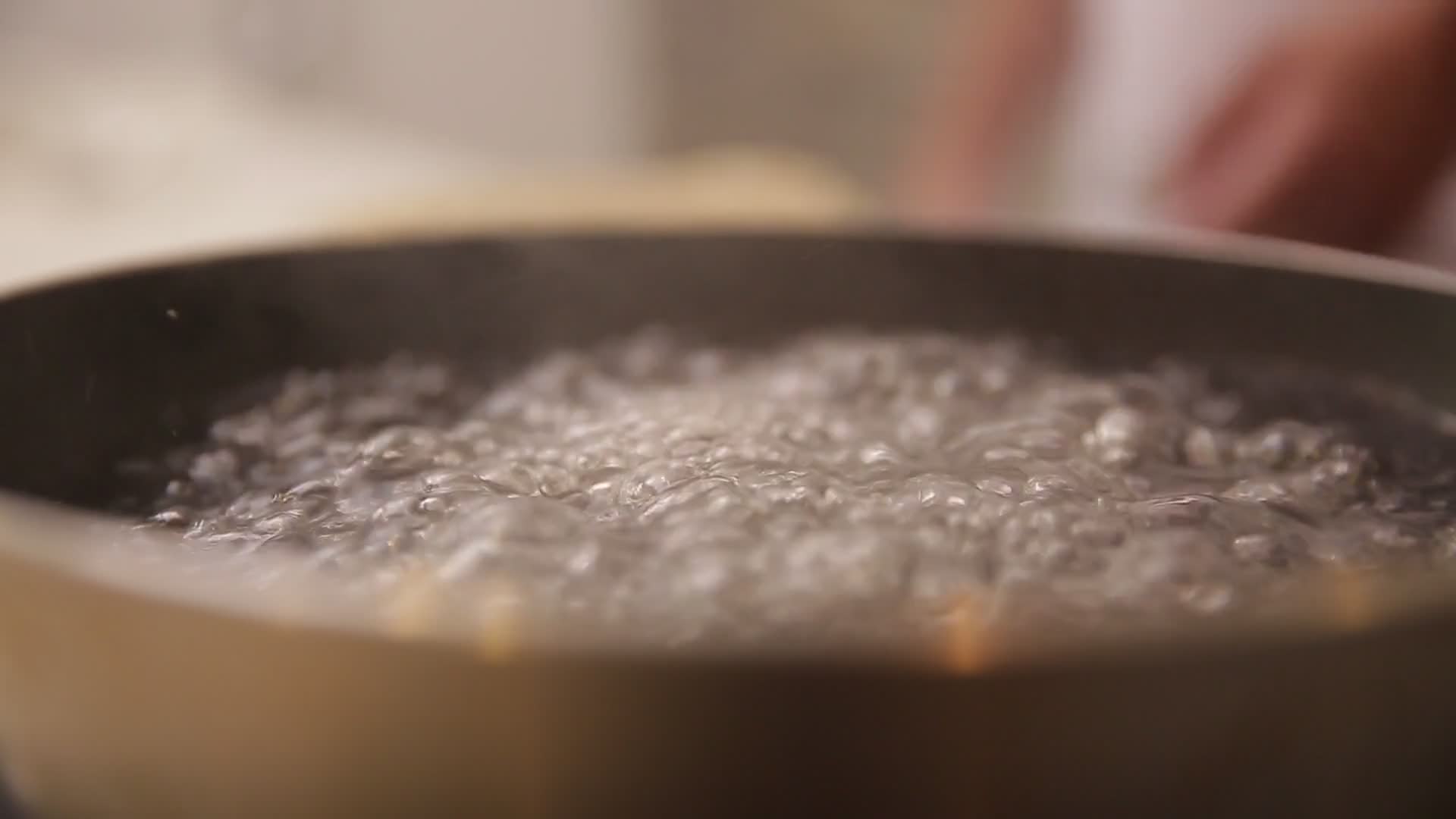 烧开水煮面条视频的预览图