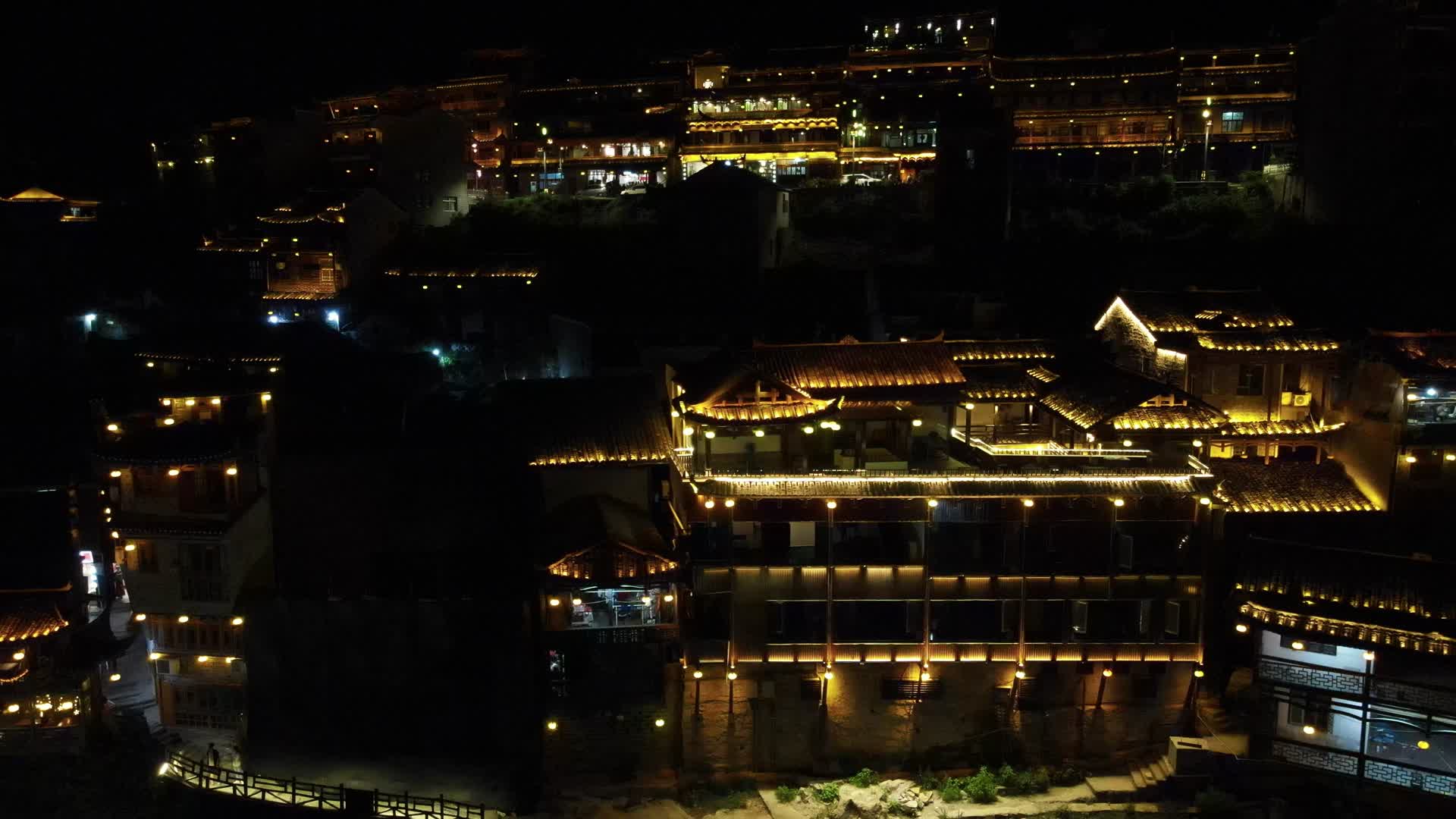 4K航拍湖南湘西芙蓉镇夜景灯光视频的预览图