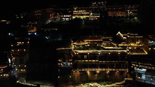 4K航拍湖南湘西芙蓉镇夜景灯光视频的预览图