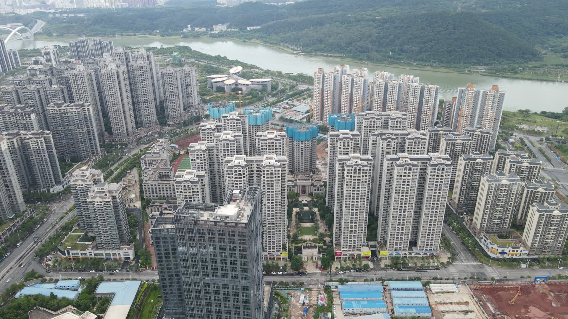 航拍广西南宁五象新区城市高楼视频的预览图