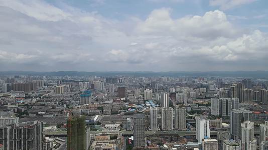 航拍广西南宁城市全景视频的预览图