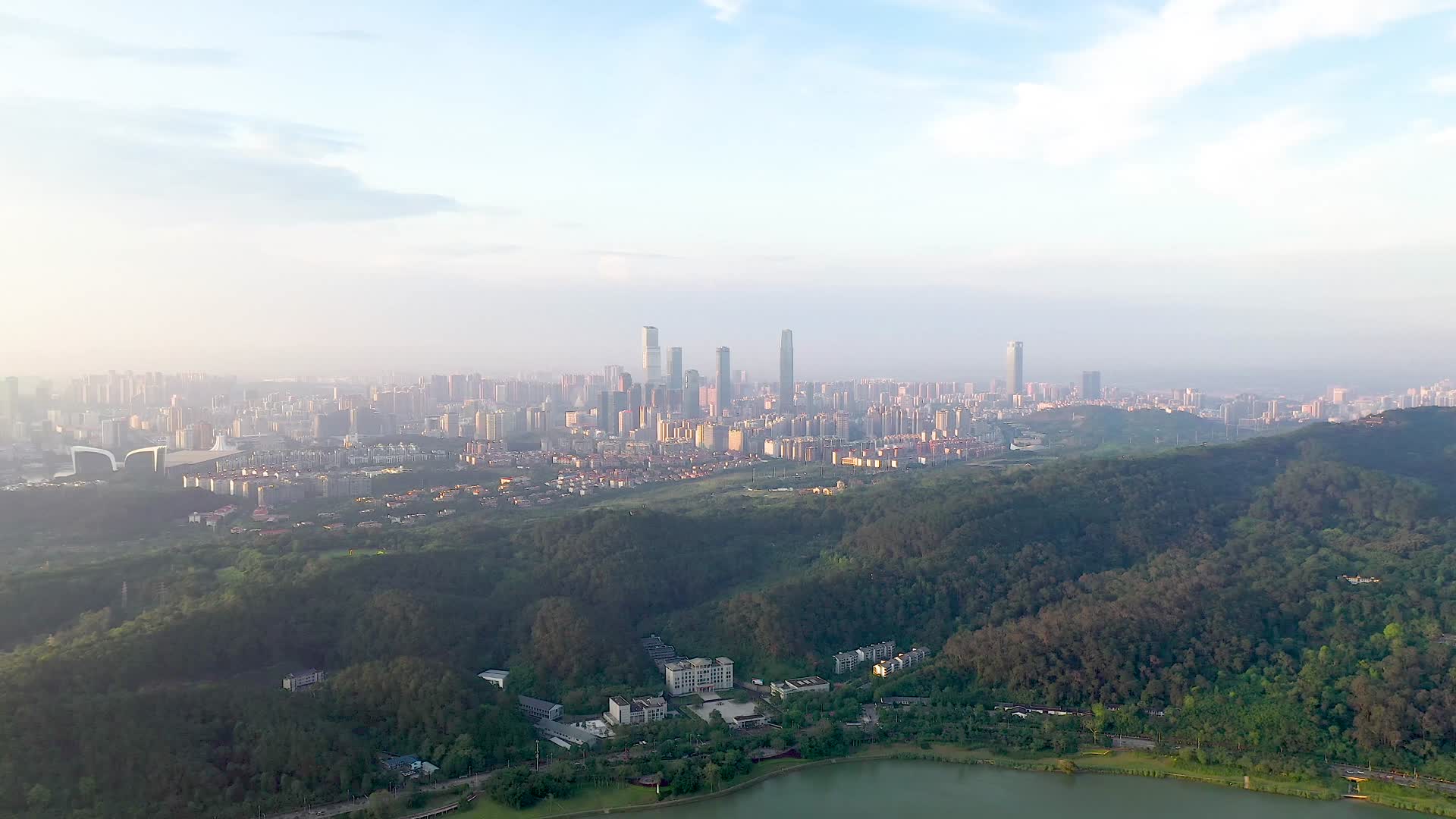 广西南宁城市风光航拍视频的预览图