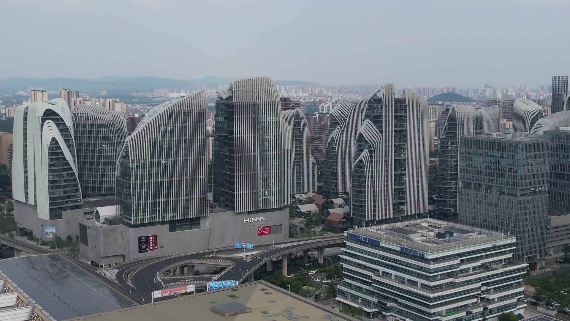 4K航拍南京地标建筑喜马拉雅视频的预览图