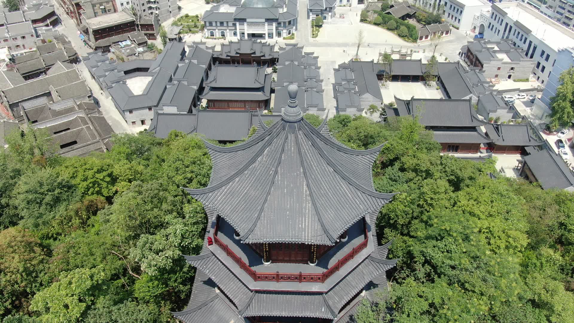 航拍贵州铜仁历史文化古建筑饶韵亭视频的预览图