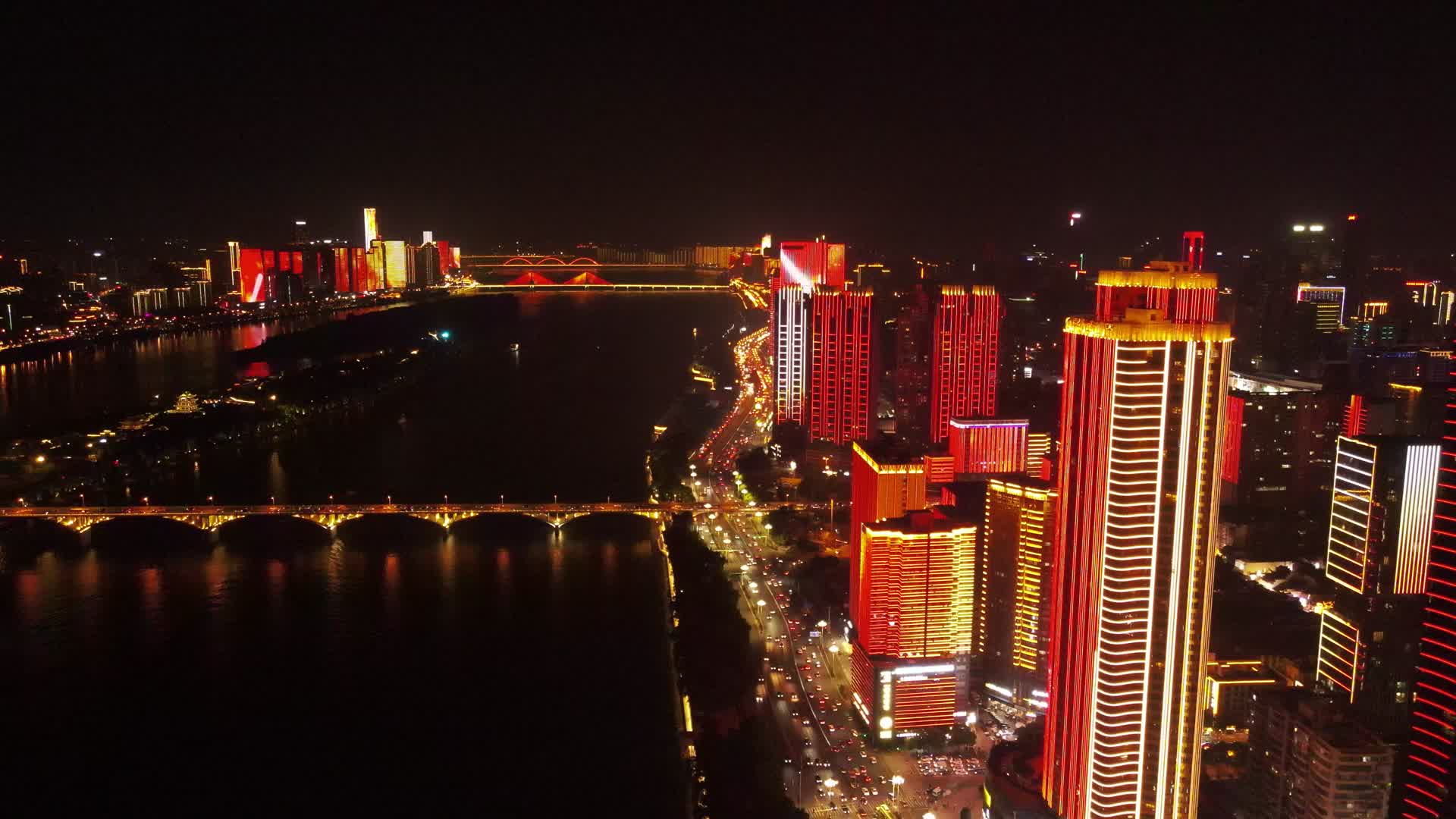 湖南长沙橘子洲大桥夜景交通车水马龙航拍视频的预览图