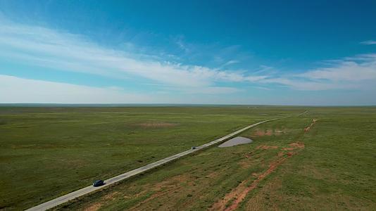 秋天的内蒙古草原清晨5k超高清航拍视频视频的预览图