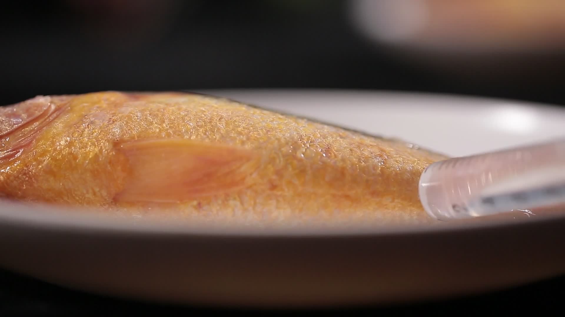 食品安全黄花鱼注水视频的预览图