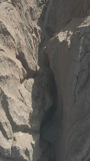 新疆南疆温宿大峡谷4k航拍竖拍视频的预览图