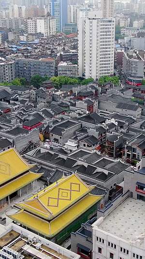 4K航拍江西南昌万寿宫历史文化街区视频的预览图