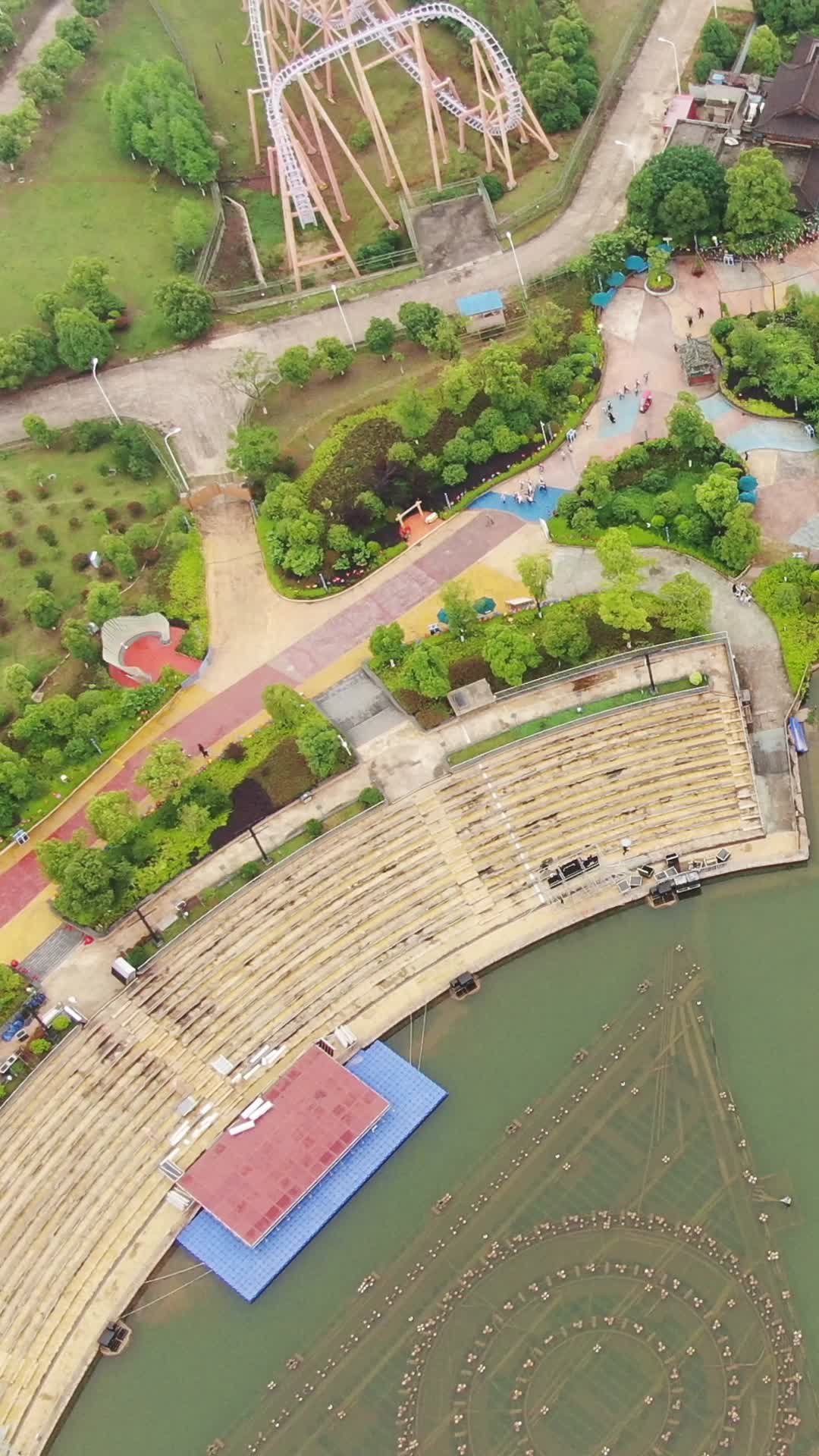 航拍江西南昌九龙湖喷泉广场视频的预览图